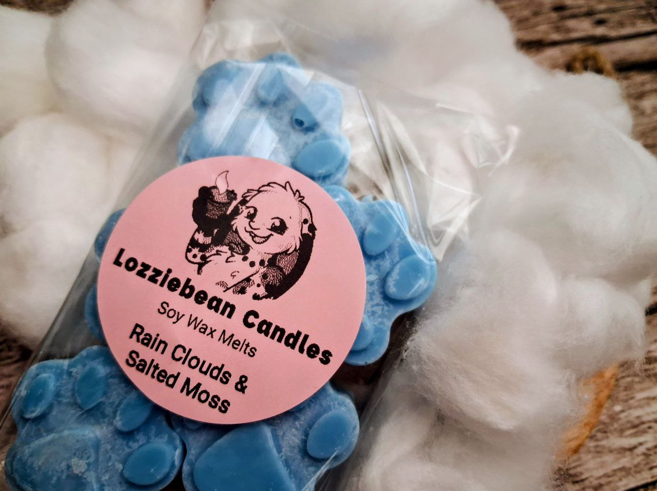 Relaxing Scented Soy Wax Melts shaped like Paw prints | Made in the UK | Pack of 5