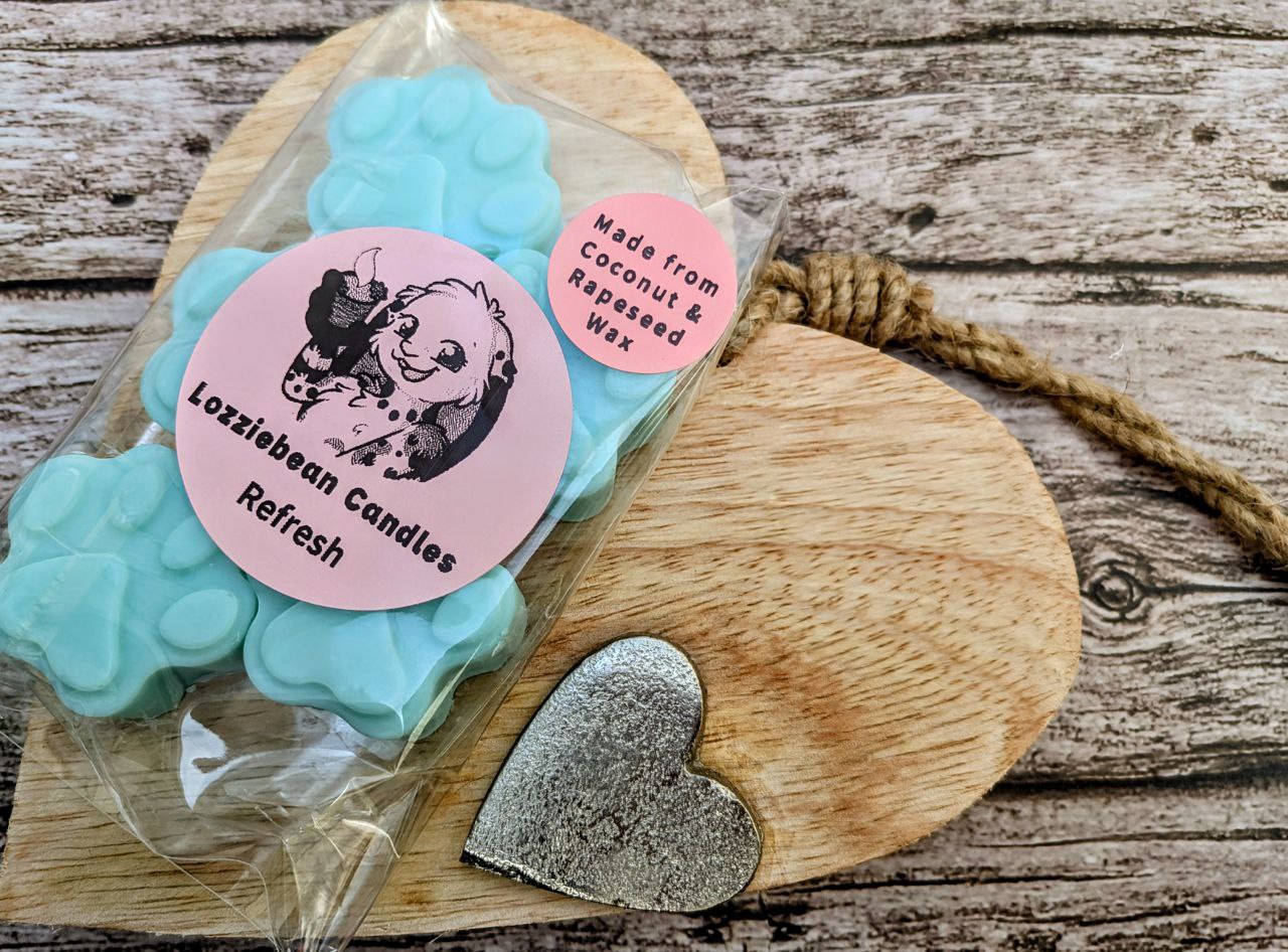 Coconut & Rapeseed Scented Melts shaped like Paw prints | Made in the UK | Pack of 5