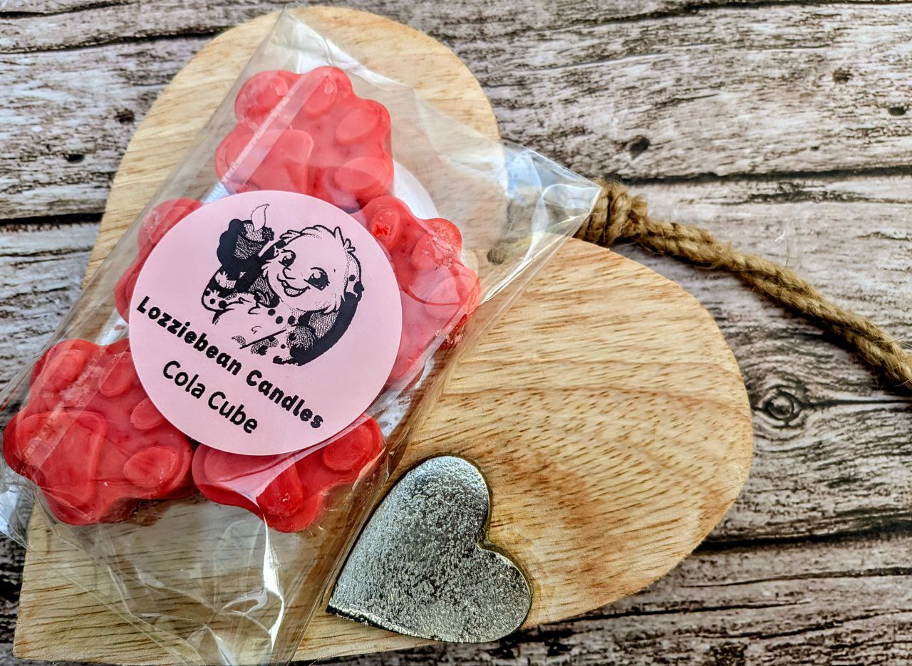 Sweet Scented Soy Wax Melts shaped like Paw prints | Made in the UK | Pack of 5