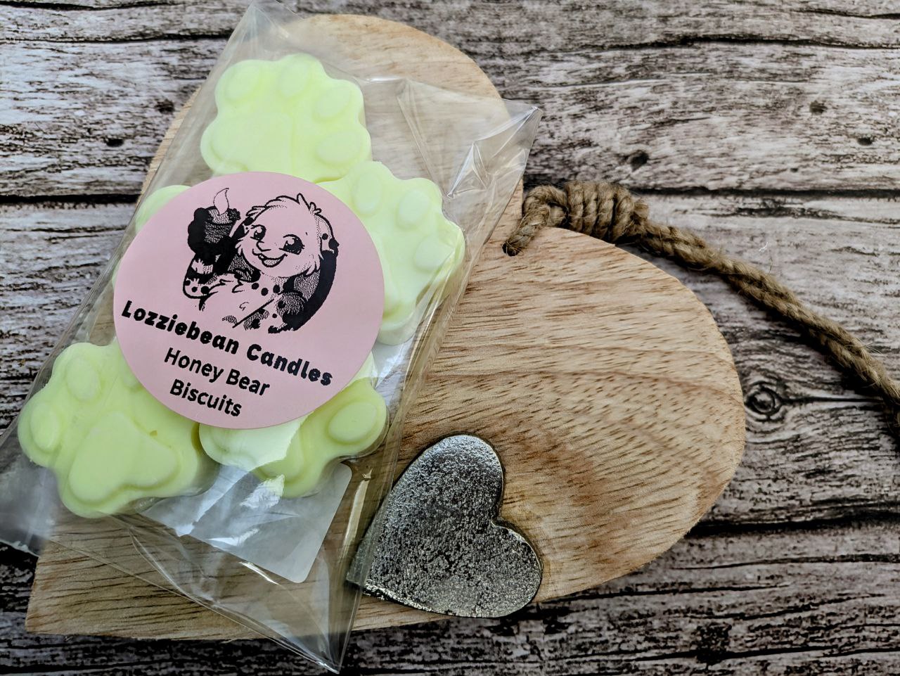 Sweet Scented Soy Wax Melts shaped like Paw prints | Made in the UK | Pack of 5