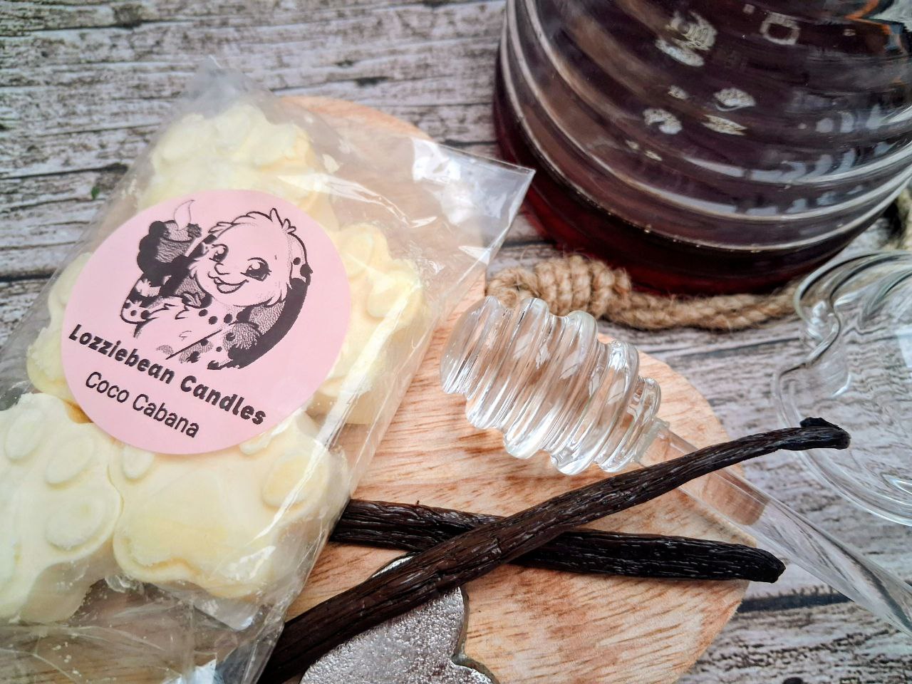 Floral & Fruity Scented Soy Wax Melts shaped like Paw prints | Made in the UK | Pack of 5