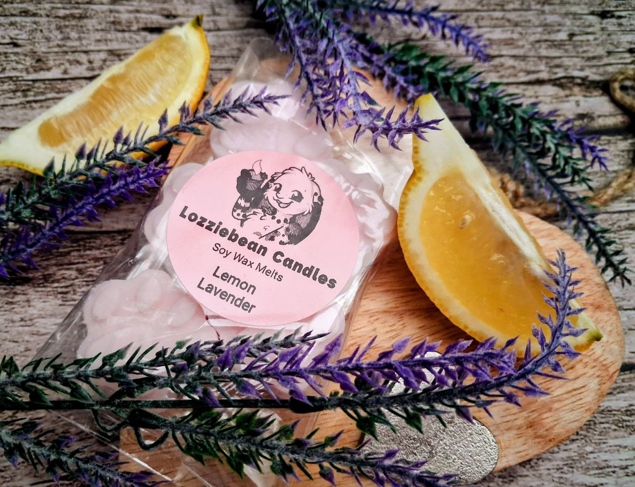 Floral & Fruity Scented Soy Wax Melts shaped like Paw prints | Made in the UK | Pack of 5