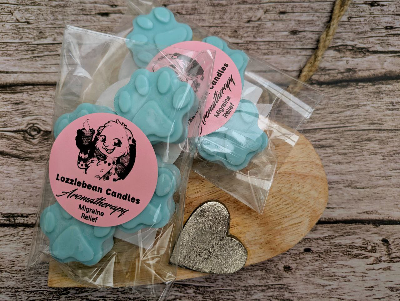 Aromatherapy Soy Wax Melts shaped like Paw prints | Made with essential oils | Pack of 4